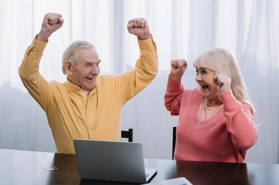 Е-Пенсія: чернігівські пенсіонери отримають пенсію в «один дотик»