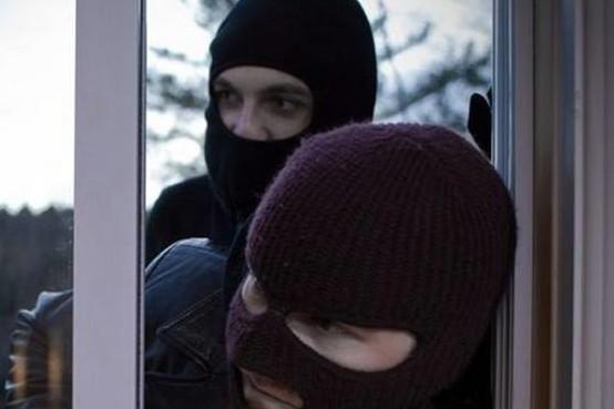 Розбійний напад: на Чернігівщині вночі зв’язали й пограбували родину