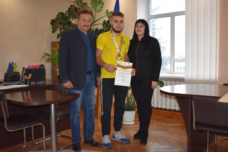 Хлопець з Чернігівщини став віце-чемпіоном світу з армспорту