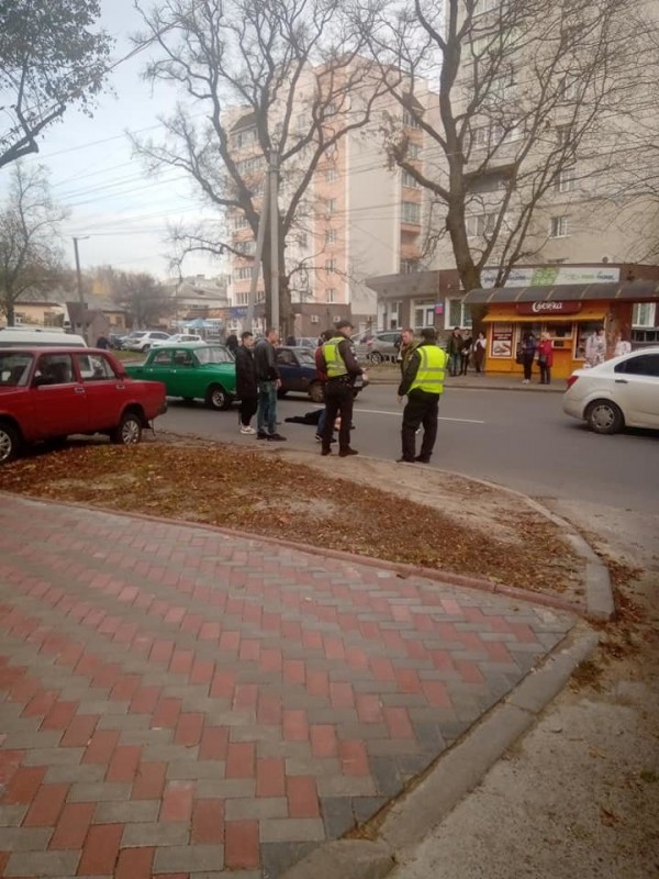 Переходив дорогу не там, де треба: чернігівця збила автівка