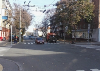 На перехресті вулиць Гончої та Полуботка з'явиться світлофорний об'єкт На перехресті вулиць Гончої та Полуботка з’явиться світлофорний об’єкт