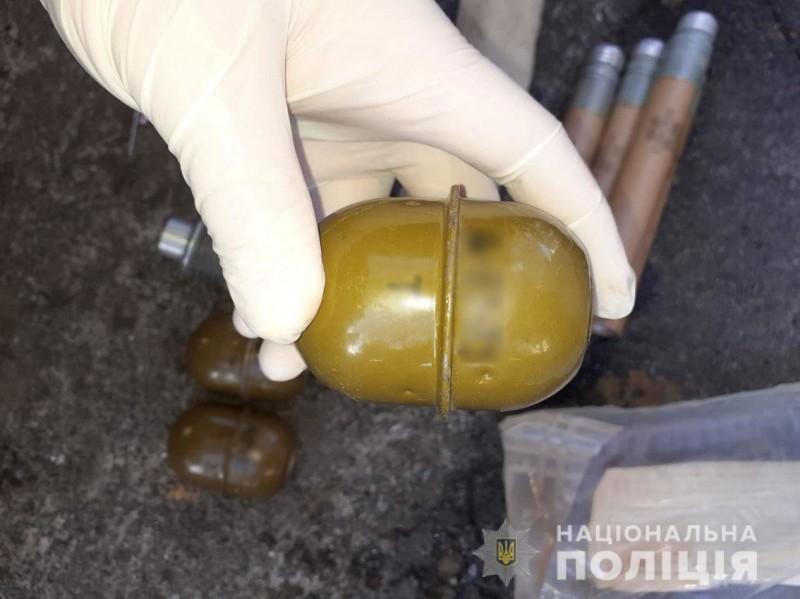 Тротил, гранаты, патроны: у жителя Черниговщины нашли арсенал оружия