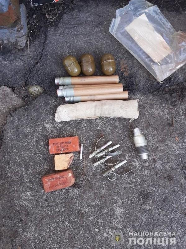 Тротил, гранаты, патроны: у жителя Черниговщины нашли арсенал оружия