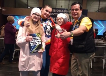 Дві юні ніжинки – тепер в оновленій Книзі Рекордів України