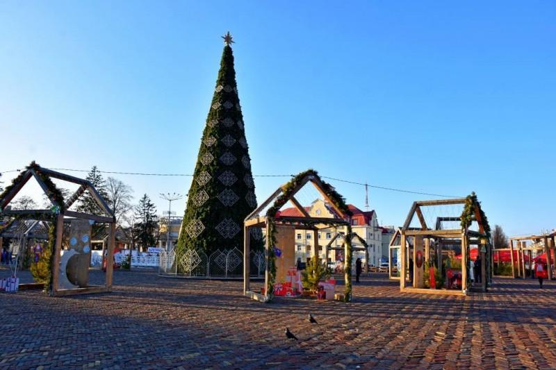 Казка добігає кінця: святкове містечко у Чернігові завершить роботу