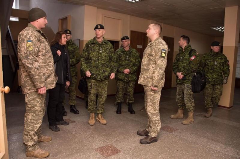 Канадський генерал зустрівся з чернігівськими військовими