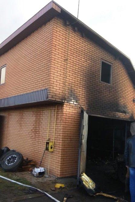 Пожежа в гаражі: на Чернігівщині згорів автомобіль
