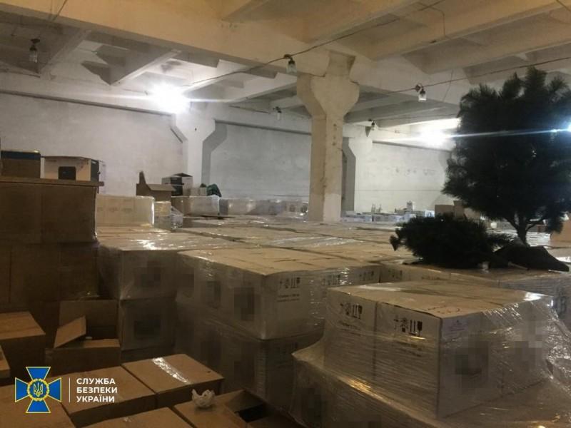 Контрафактный алкоголь, производимый на Черниговщине в промышленных масштабах, продавали по всей стране
