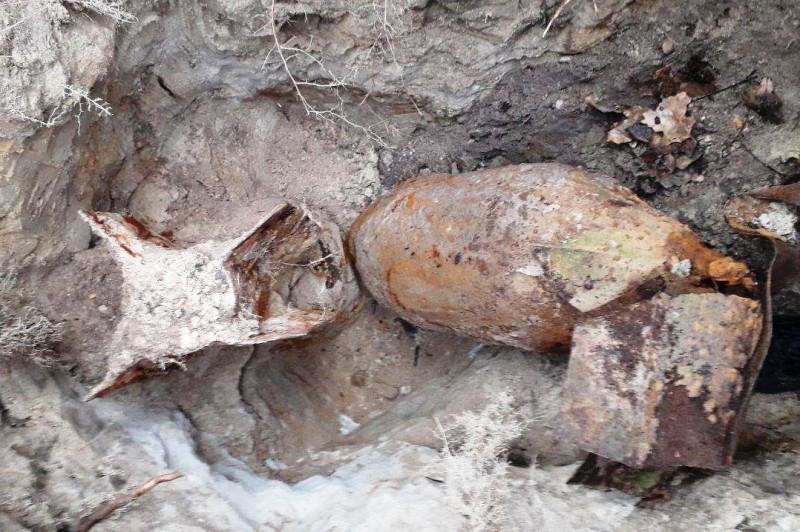 Дві стокілограмові бомби знищили чернігівські піротехніки
