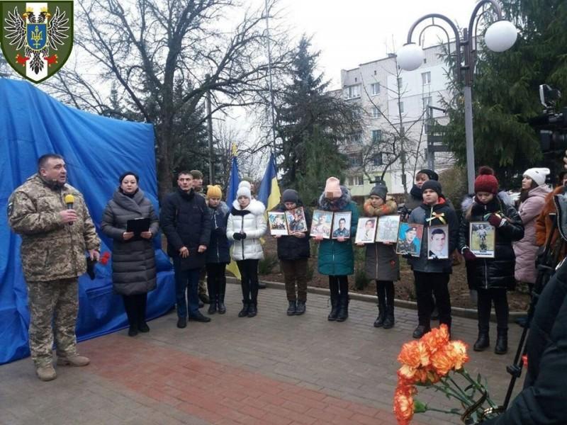 Пам’ятник на честь полеглих в зоні АТО/ООС відкрили на Чернігівщині