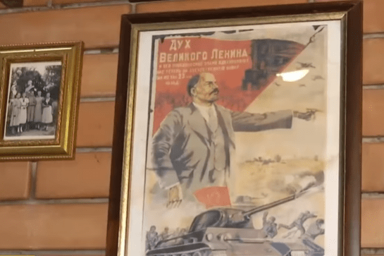 До 5 років загрожує власнику ресторану на Чернігівщині, що прикрасив свій заклад радянською символікою
