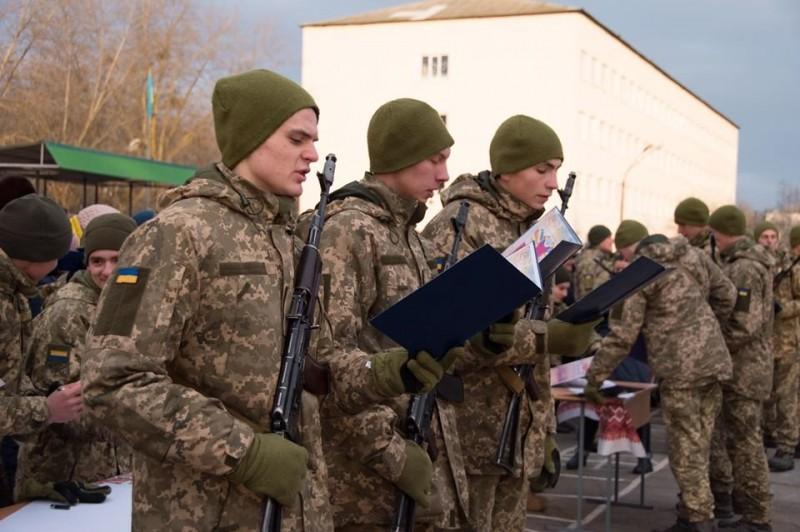 На Чернігівщині дві тисячі військових склали присягу