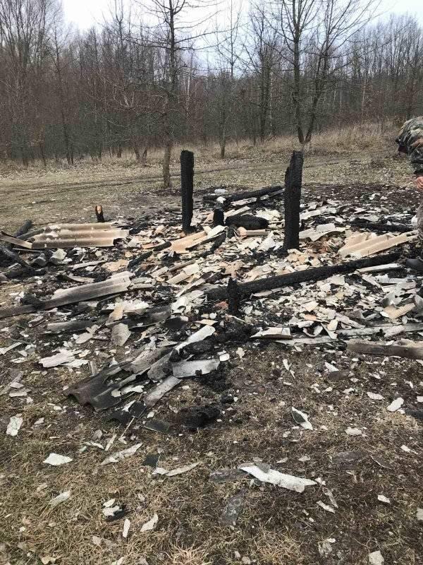 На Чернігівщині невідомі вандали спалили альтанку (Фотофакт)