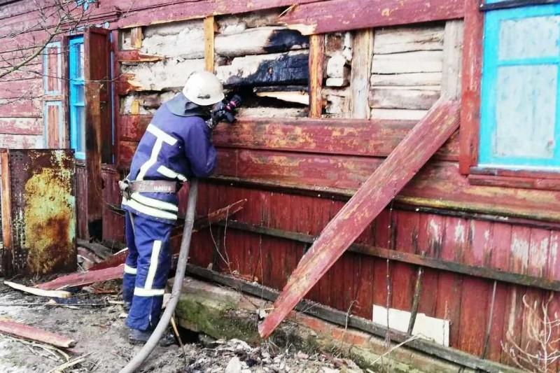 Потушили 9 пожаров и спасли женщину: работа пожарных Черниговщины за сутки
