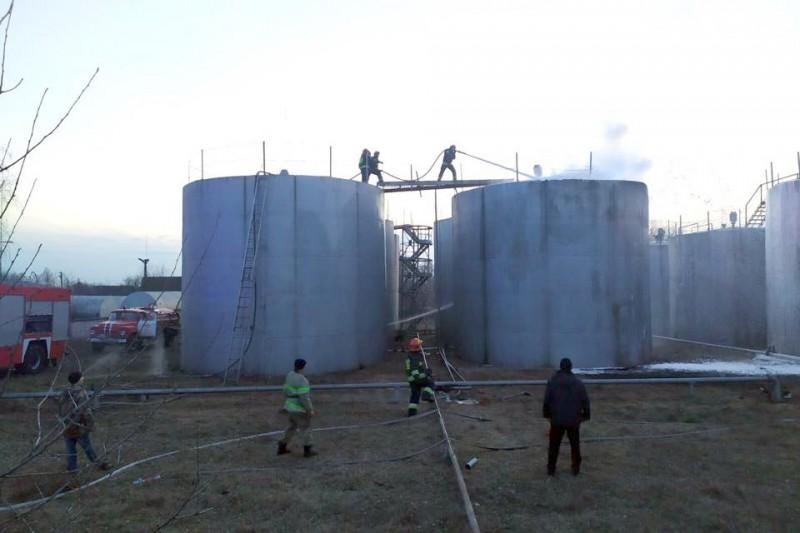 На Чернігівщині зайнявся резервуар з бензином об’ємом 400 кубометрів