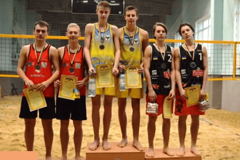 Чернігівські волейболісти здобули перемогу у першому турі зимового чемпіонату України