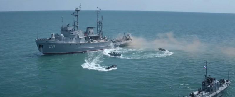 «Адекватні росіяни, хоча їх було небагато, вибачалися». Чернігівський актор розповів про зйомки фільму «Черкаси»