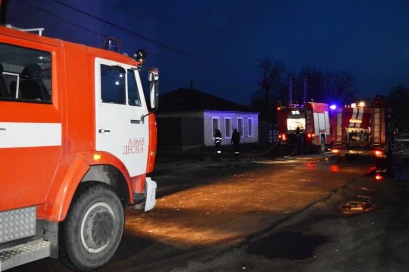 Масштабна пожежа на Чернігівщині: горів магазин та вантажівка