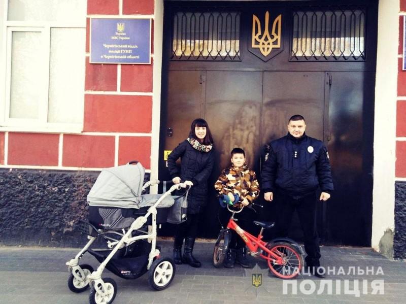 Чернігівські поліцейські повернули дитині викрадений злодієм велосипед