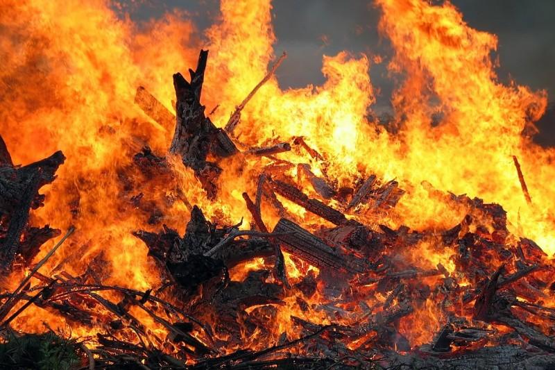 Під час пожежі у приватному будинку у Куликівці знайшли тіло невідомого чоловіка