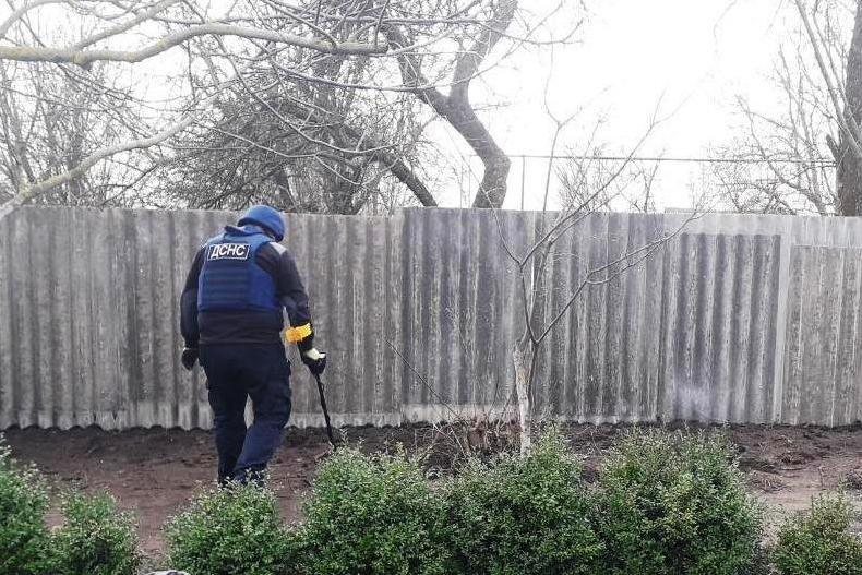 В нескольких метрах от жилого дома: на Черниговщине нашли снаряды времен Второй мировой