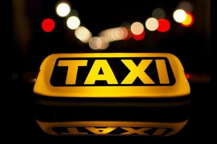 Чернігівські таксисти пропонують свої послуги безкоштовно