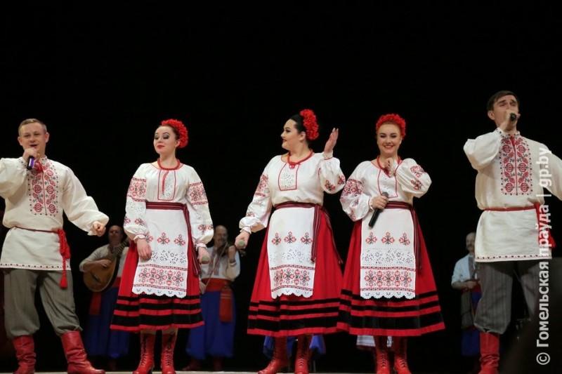 «Сіверські клейноди» у Гомелі представили мистецьке різноманіття України