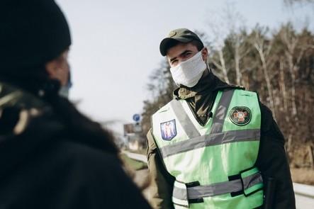 Поліція встановлює усіх, з ким контактував хворий на COVID-19 житель Корюківщини
