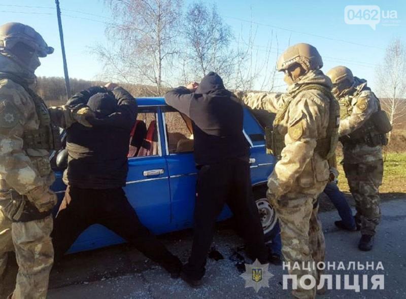 Банда, що тероризувала на Чернігівщині стареньких селян, затримана