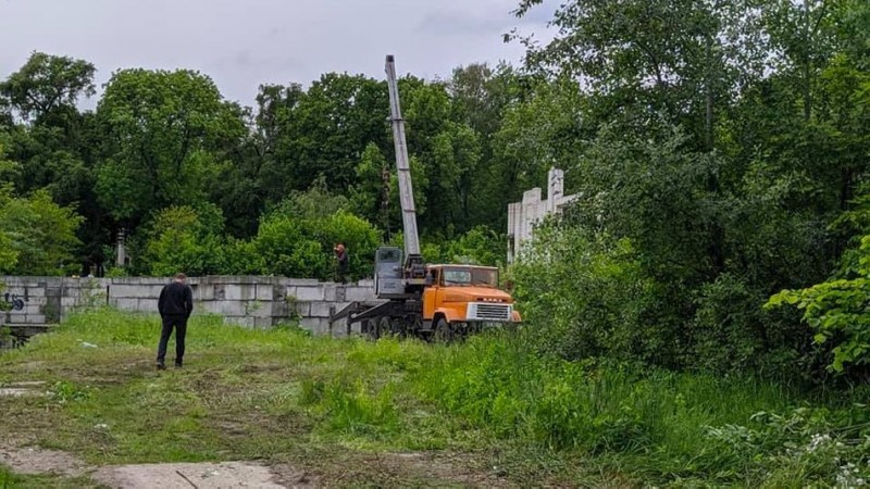 "Дворянські зібрання" у Чернігові почали зносити