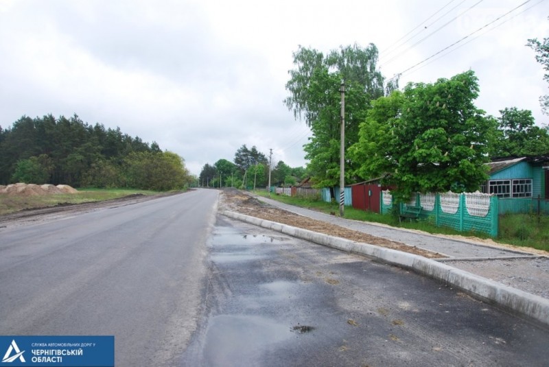 Триває ремонт дороги біля Березни. Тут будуть навіть тротуари