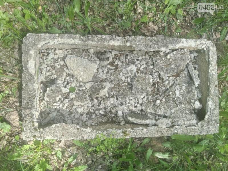 «Побєдобєсіє» у Чернігові: Вандали розгромили німецьке кладовище