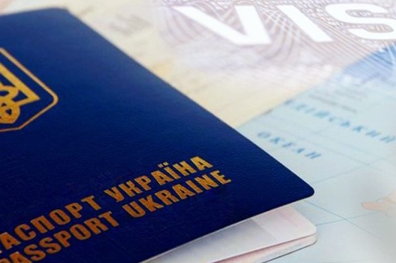 Чехія частково відновлює видачу віз для українців