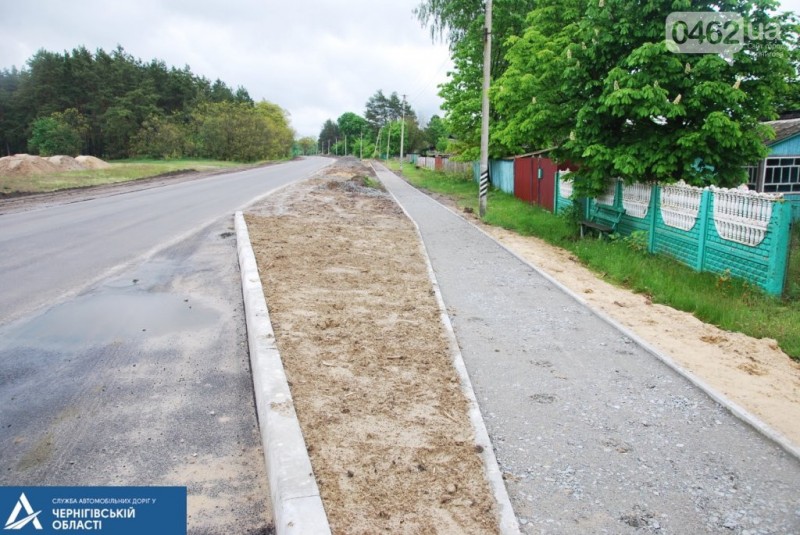 Триває ремонт дороги біля Березни. Тут будуть навіть тротуари