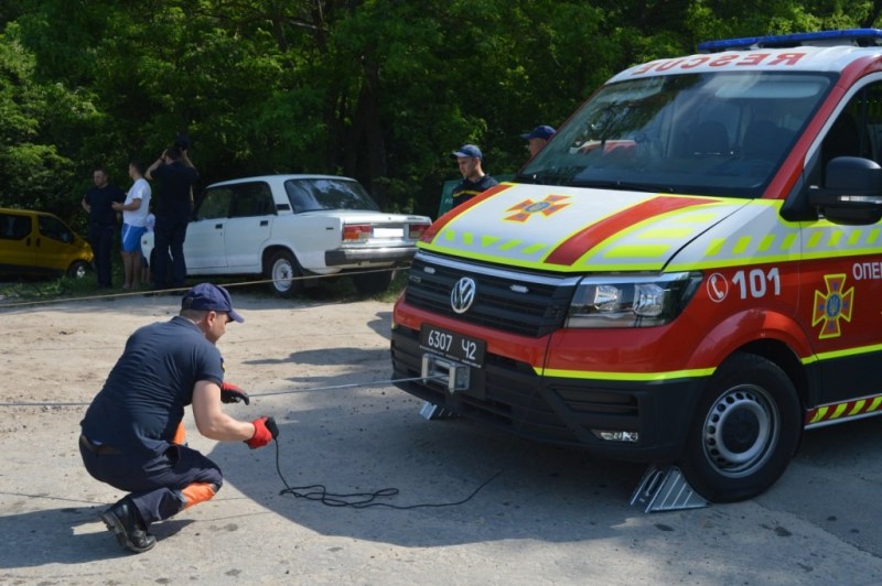 У Стрижні втопили іномарку: залучались рятувальники
