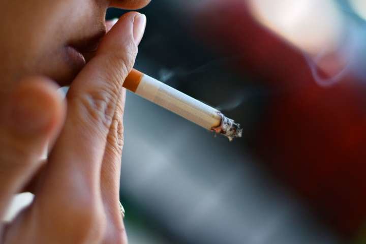 Більше 125 тисяч жителів Чернігівщини виявились курцями: половина з них палить вже більше 20 років
