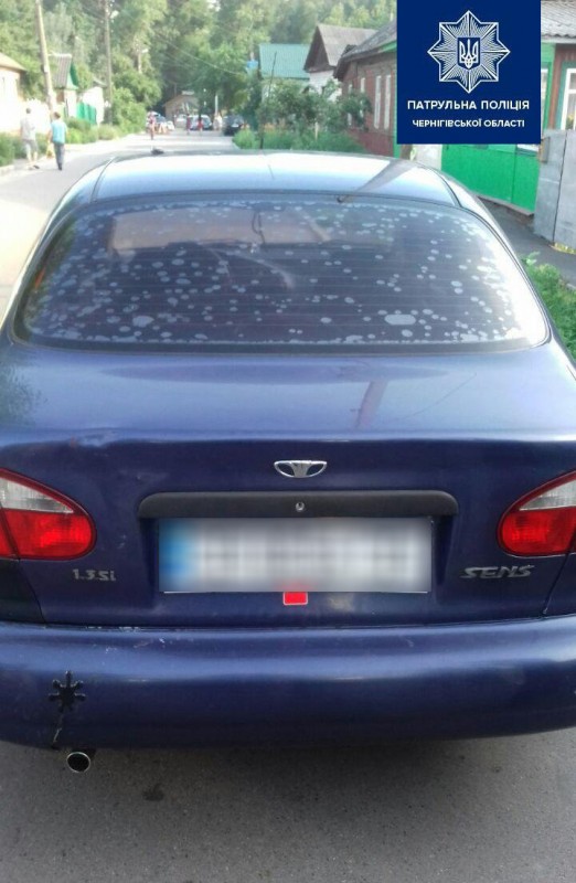 Чернігівські патрульні зупинили нетверезого водія та виявили у нього наркотики