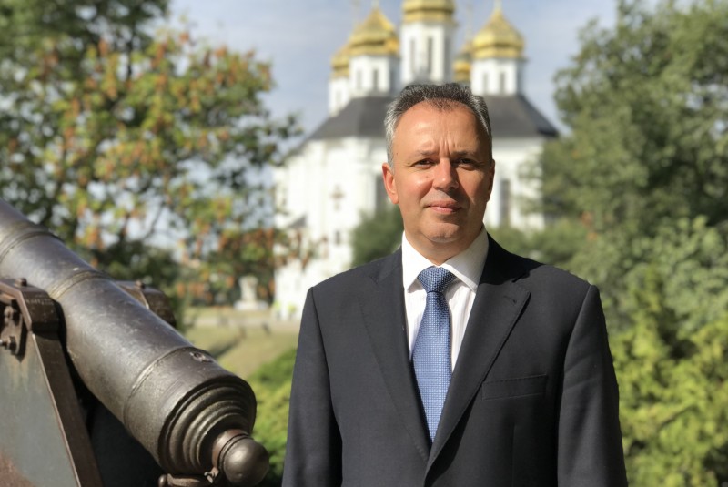 Брати кредити на дороги під час кризи – безвідповідально та нераціонально, вважає депутат міськради