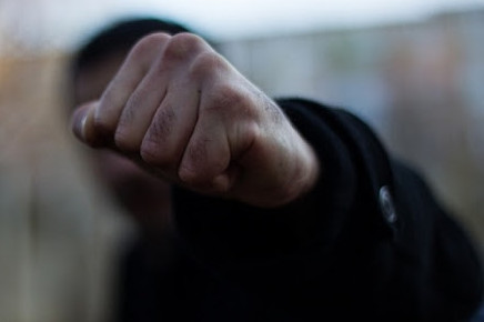 Чернігівець, що відлупцював свого сусіда, відбувся громадськими роботами