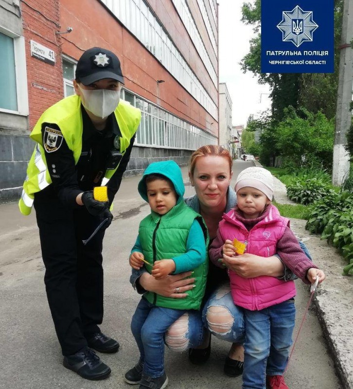 Замість штрафів чернігівцям роздавали брошури-попередження