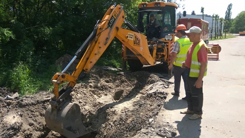 На Шерстянці виявили другий провал на каналізаційному колекторі