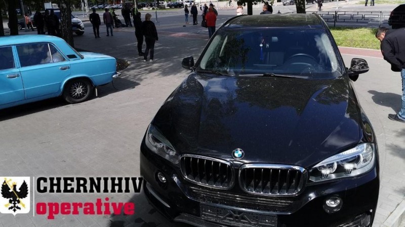 На тротуарі навпроти Макдональдсу BMW збило пенсіонера
