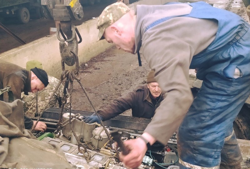 Чернігівські танкісти відновили бойову машину