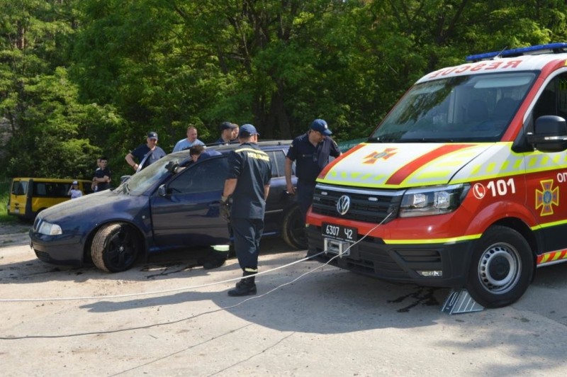 У Стрижні втопили іномарку: залучались рятувальники