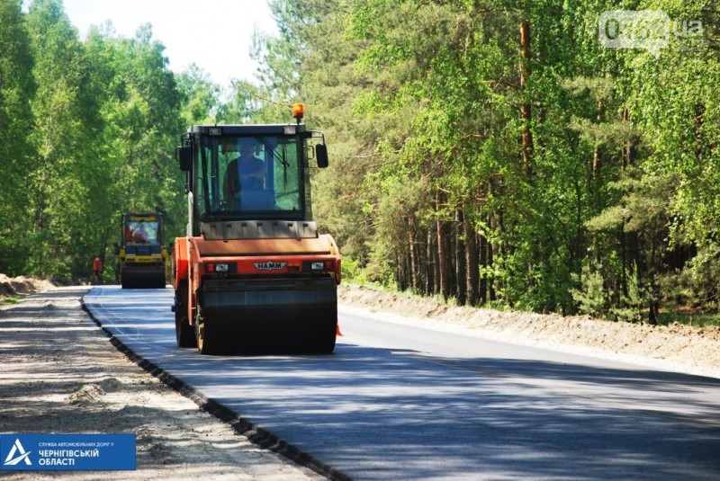 Тривають ремонті роботи на дорогах Чернігівської області