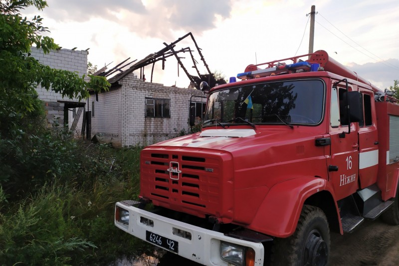 Паління вбиває: на Чернігівщині чоловік загинув під час пожежі