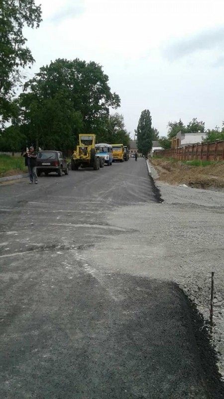 На частині нової дороги на Шерстянку вже з'явився асфальт