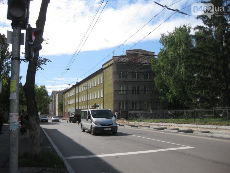 Замість спиляних у центрі Чернігова лип мер пообіцяв висадити 5-річні дерева