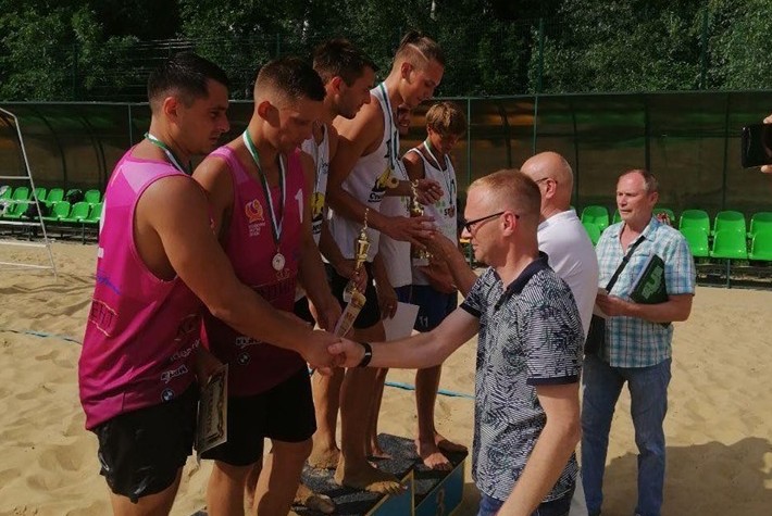 Перший тур чемпіонату України з пляжного волейболу приніс перемогу нашим спортсменам
