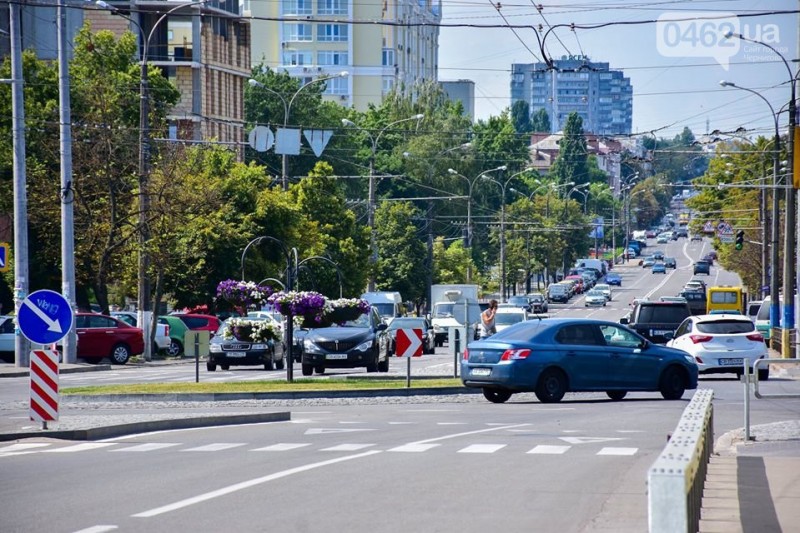 На П’яти кутах у Чернігові – «квітковий сад»